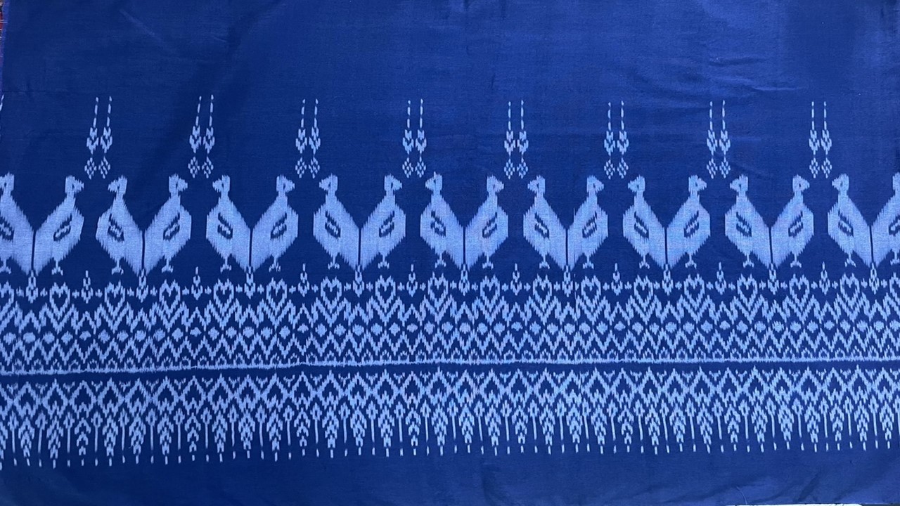 ผ้าลาย “นกทา ตากะยาย”