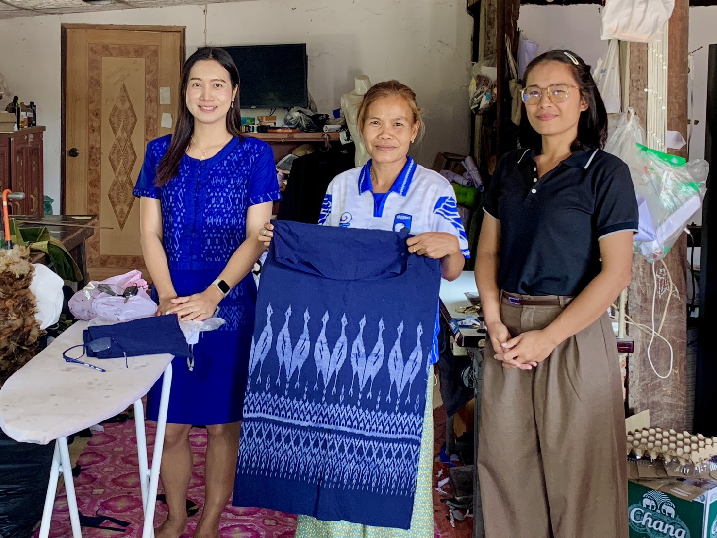 ติดตามการดำเนินงานกลุ่มโอทอป กลุ่มตัดเย็บเสื้อผ้า บ้านห้วยสะแบก หมู่ที่ 5 ตำบลโคกสำราญ