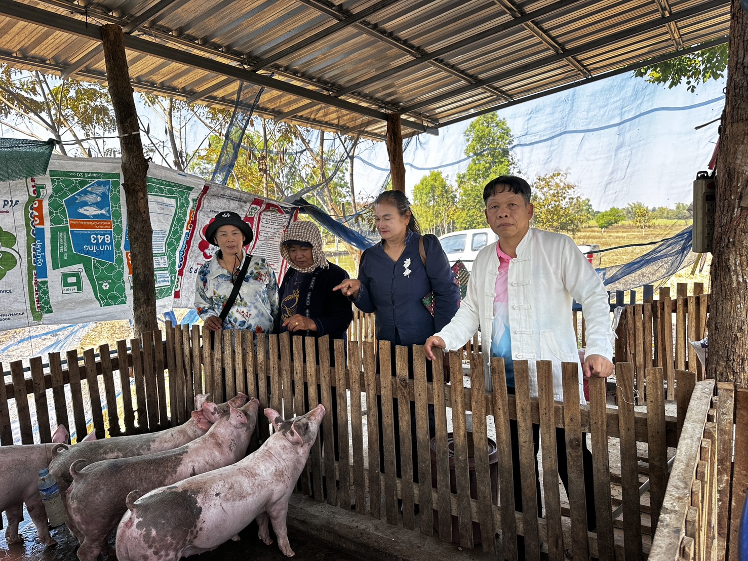 ลงพื้นที่ติดตามกลุ่มสตรีที่ขอรับการสนับสนุนเงินกองทุนพัฒนาบาบาทสตรี