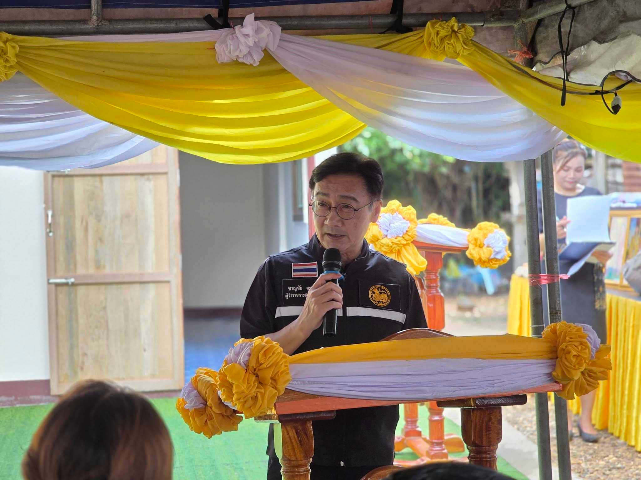 ร่วมมอบบ้านตามโครงการบ้านกาชาดจังหวัดยโสธร