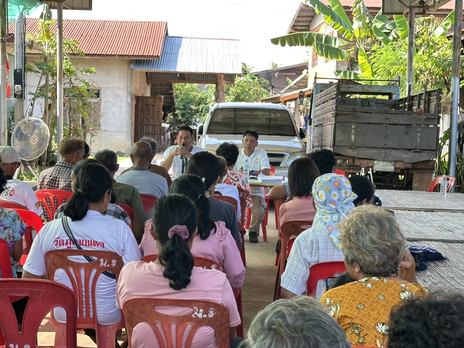 ลงพื้นที่ติดตามการดำเนินงานโครงการแก้ไขปัญหาความยากจน (กข.คจ.)